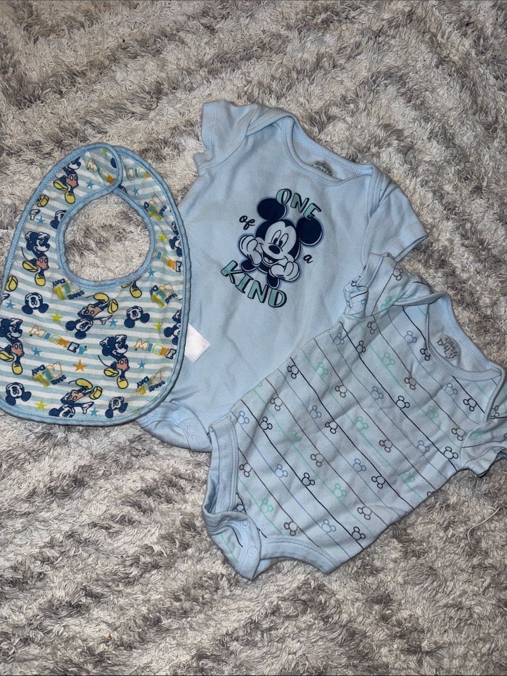 0-3M Disney Vintage Mickey 'One of a Kind' Bodysuit and Matching Bib Set boys